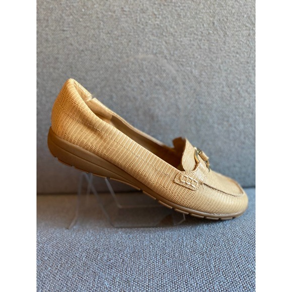 Easy Spirit womans loafer size 9.5W tan Seavienta leather upper reptile textured - Picture 4 of 12